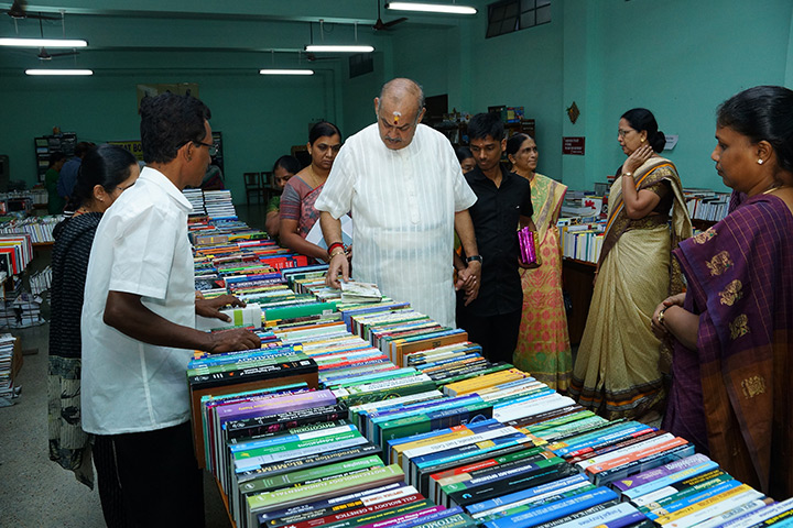 Library Book exhibition 21-22 01 2016