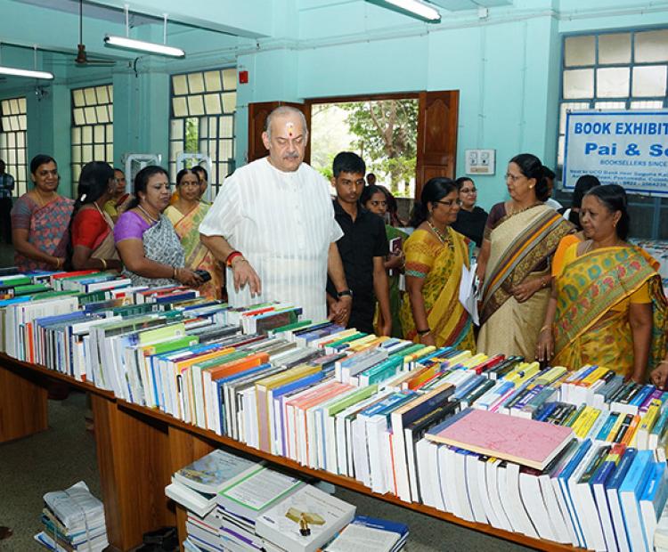 Library Book exhibition 21-22 01 2016